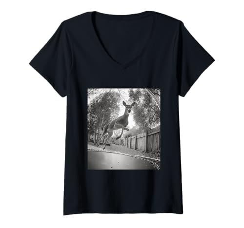 Damen Lustiger Hirsch springt auf Trampolin Hinterhof Tiergrafik T-Shirt mit V-Ausschnitt Damen Lustiger Hirsch springt auf Trampolin Hinterhof Tiergrafik T-Shirt mit V-Ausschnitt von Humorous Backyard Animals Wildlife Clothing