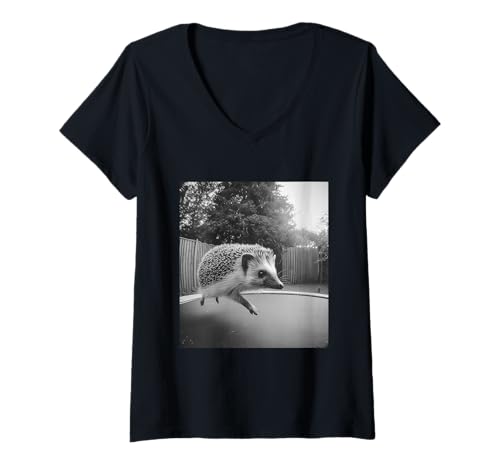 Damen Lustiger Igel springt auf Trampolin Hinterhof Tiergrafik T-Shirt mit V-Ausschnitt Damen Lustiger Igel springt auf Trampolin Hinterhof Tiergrafik T-Shirt mit V-Ausschnitt von Humorous Backyard Animals Wildlife Clothing