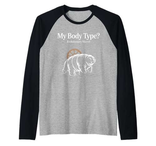 Lustiges Sprichwort Mein Körpertyp Evolutionary Marvel Witz Damen Herren Raglan Lustiges Sprichwort Mein Körpertyp Evolutionary Marvel Witz Damen Herren Raglan von Humorous Camping Tailgate Dad Chill Vibes Grandpa