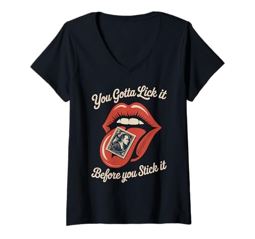 Damen Lustiger Spruch Lick It Before You Stick It Witz Damen Herren T-Shirt mit V-Ausschnitt von Humorous Flirty Lips Stamp Sarcasm Retro Vibe