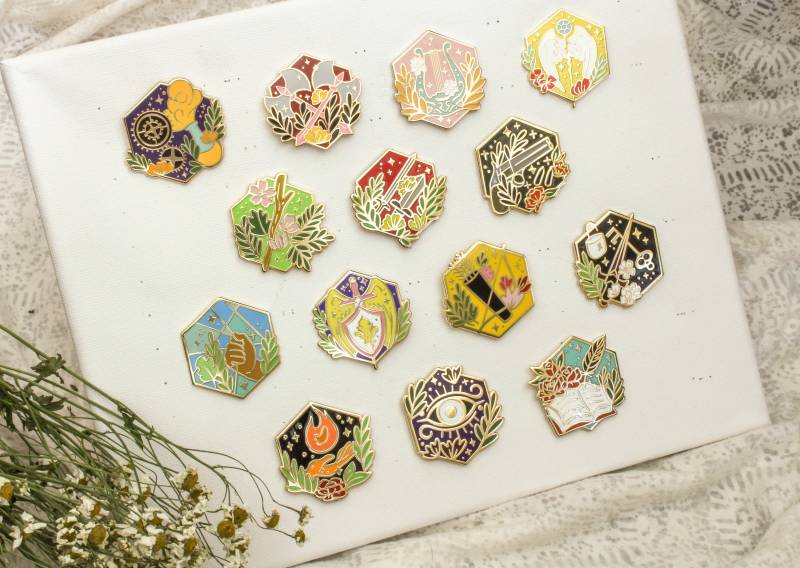 Dnd 5E Charakter Gebäudeklasse Hard Enamel Pins Dnd 5E Charakter Gebäudeklasse Hard Enamel Pins von HundredLily