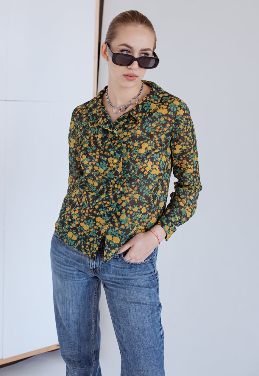 Vintage 70Er Taillierter Ditsy Floral Bedrucktes Shirt in Multi Xs von HungerVintage