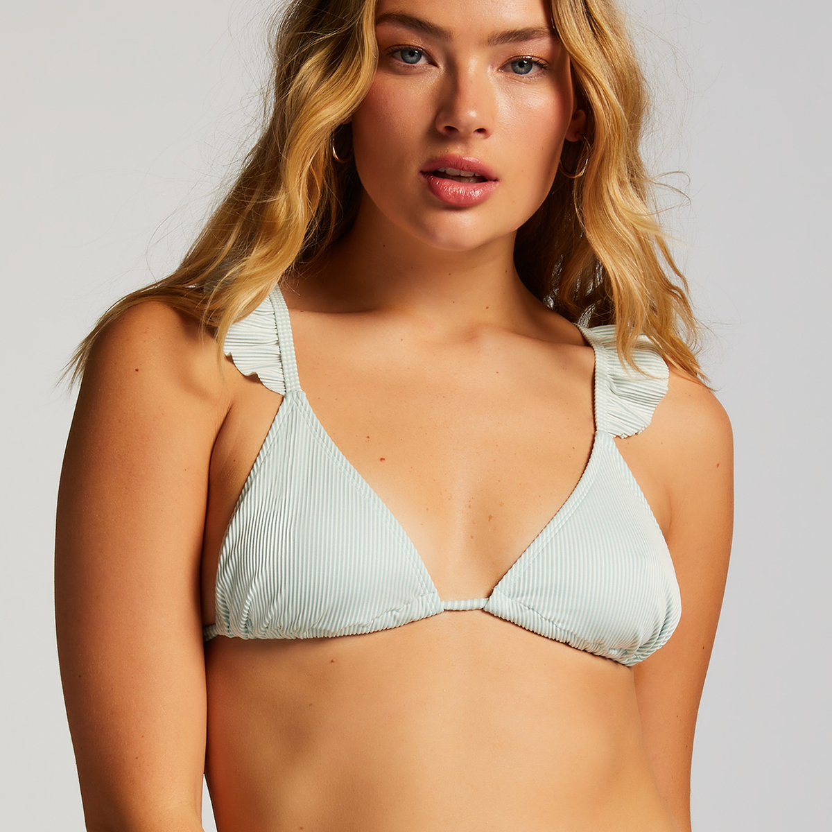 Hunkemöller Fiji Rib Triangle Bikini Oberteil, Farbe: Eggweiß Blau, Größe: L, Damen von Hunkemöller