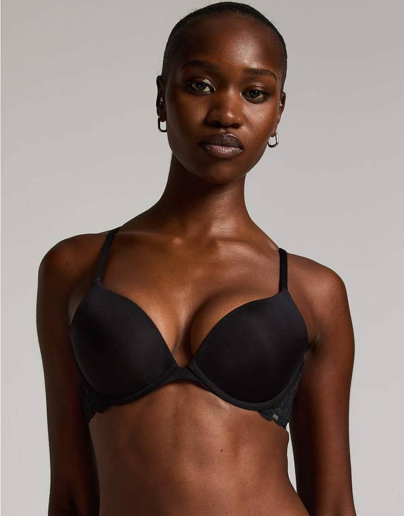 Hunkemöller - Angie - Gepolsterter Push-up-BH in Schwarz mit Bügel von Hunkemoller
