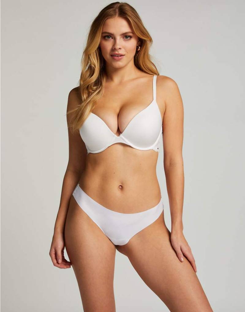 Hunkemöller - Invisible - Tanga in Weiß von Hunkemoller