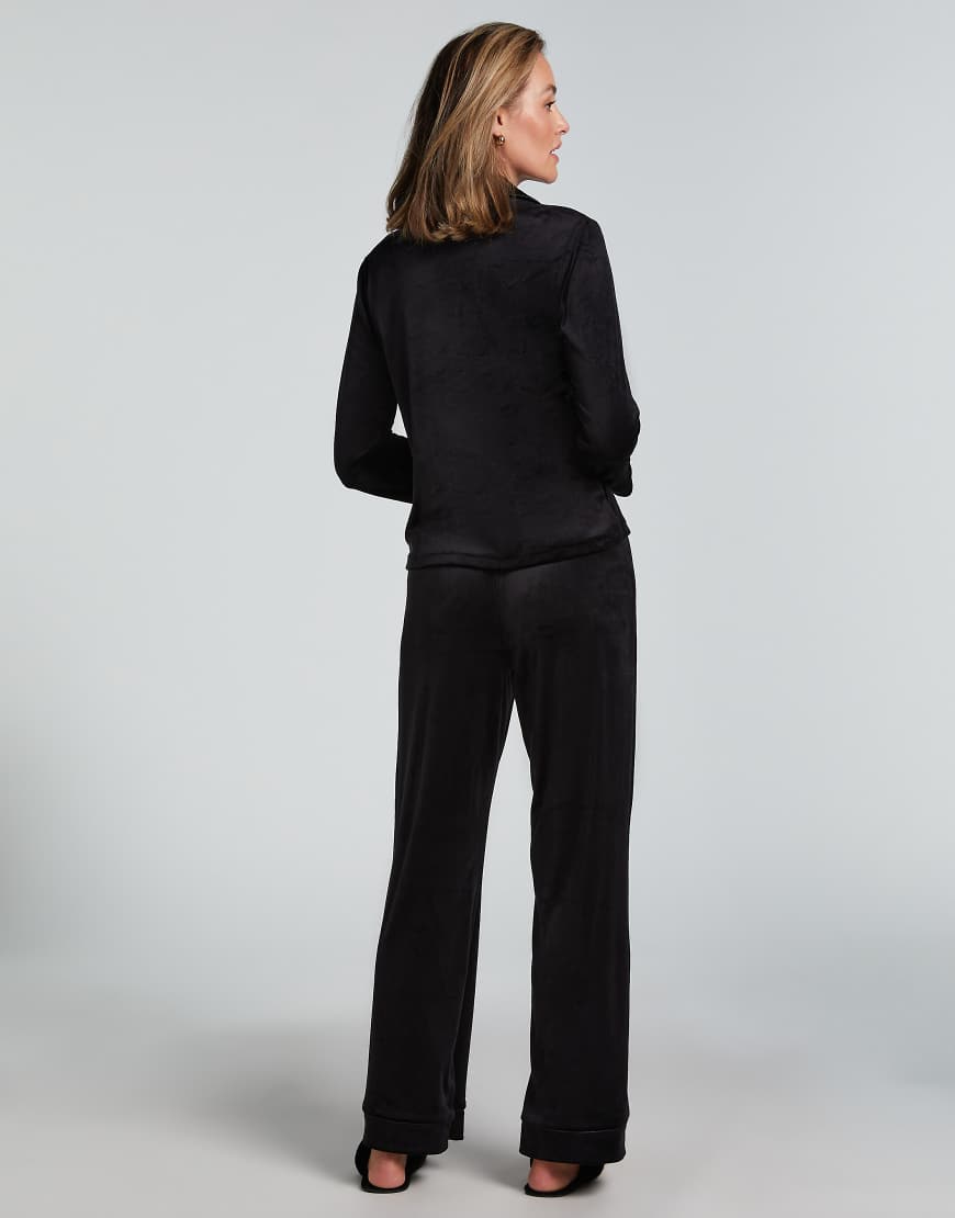 Hunkemöller - Langärmlige Jacke aus Velours in Schwarz von Hunkemoller