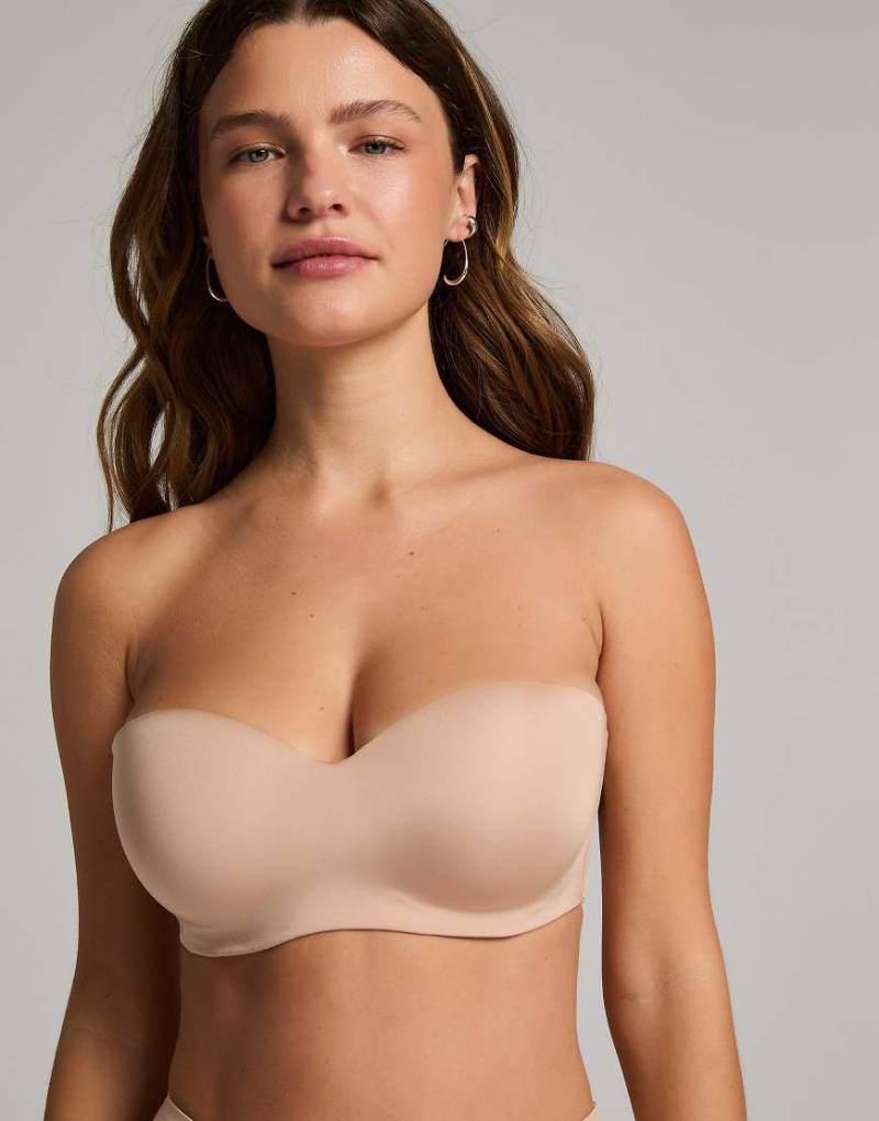 Hunkemöller - Smooth - Trägerloser wattierter Push-up-BH in Beige mit Bügel-Neutral von Hunkemoller