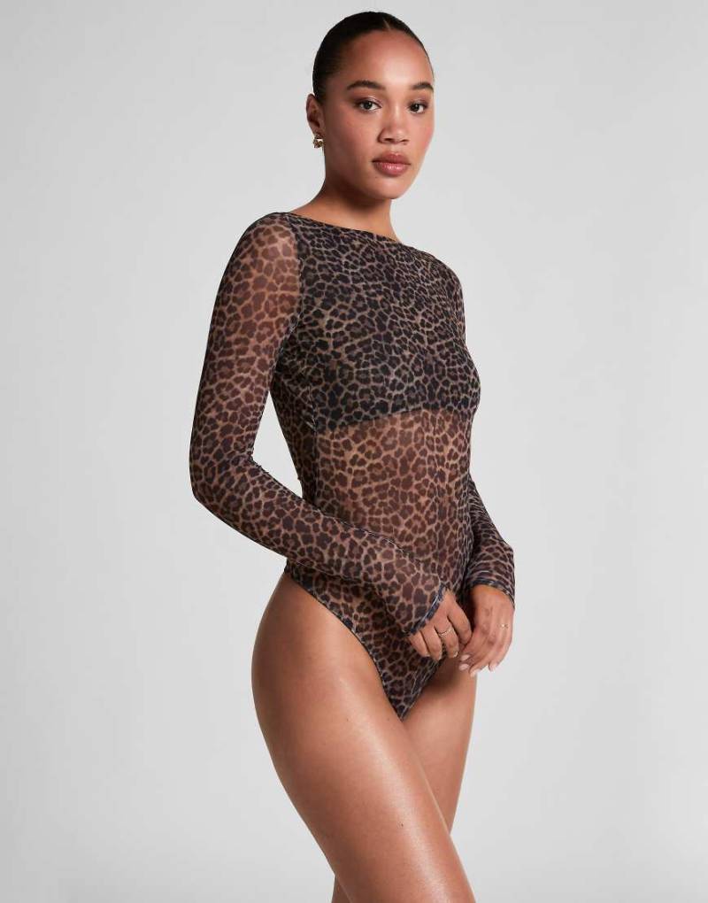 Hunkemöller - Tara - Langärmliger Body in Schwarz mit Leopardenmuster von Hunkemoller
