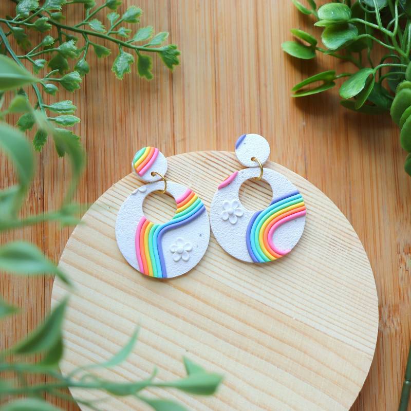 Weiße Regenbogen Kreis Ohrringe Weiße Regenbogen Kreis Ohrringe von Hunnyhayart