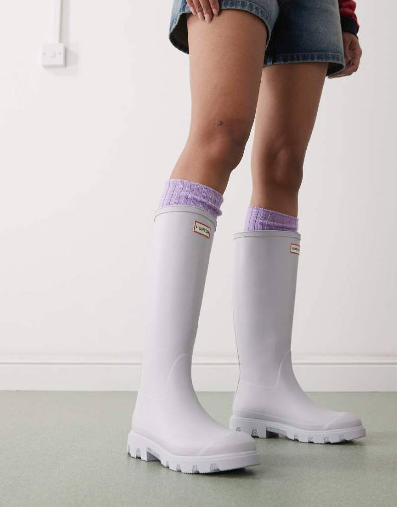 Hunter - Downpour - Gummistiefel in Hellgrau mit hohem Schaft von Hunter
