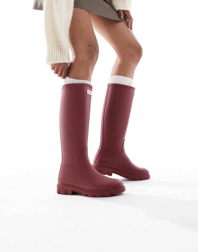 Hunter - Downpour - Gummistiefel in Merlot mit hohem Schaft-Rot von Hunter