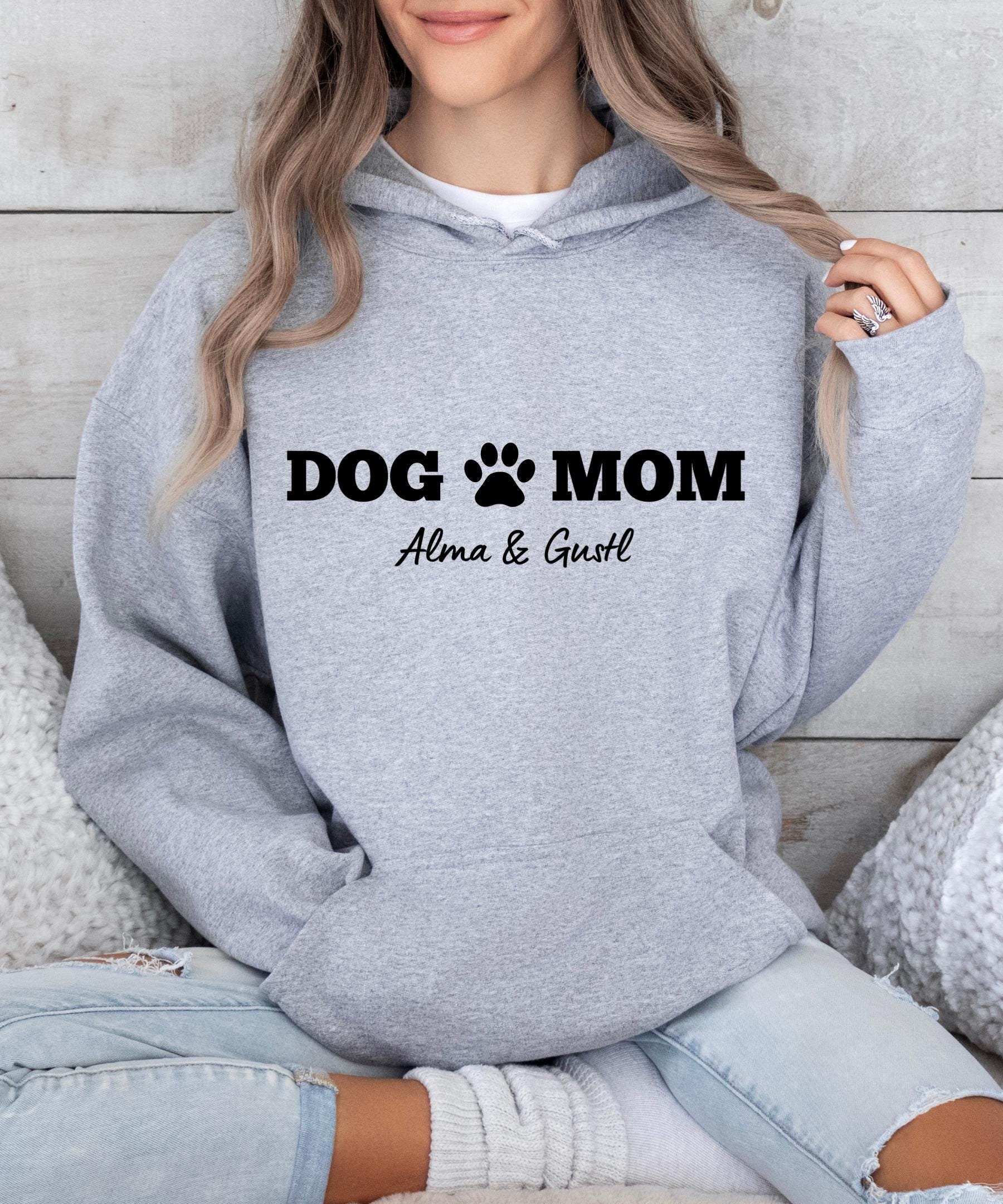 Dog Mom Hoodie Personalisiert | Mit Hundename Hundebesitzer Personalisiertes Geschenk Hunde Liebhaber Mama von HunterHorsesHounds