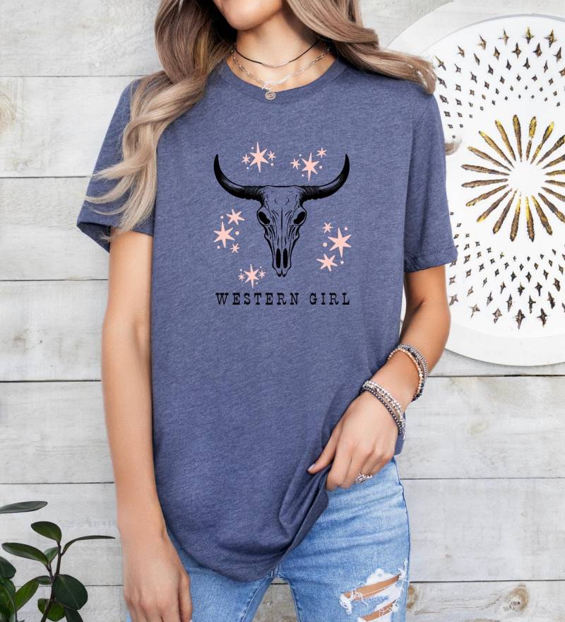 Western Girl T-Shirt | Cowgirls Pferdemädchen Shirt Cow Skull Equestrian Wild Rodeo Yeehaw Howdy von HunterHorsesHounds