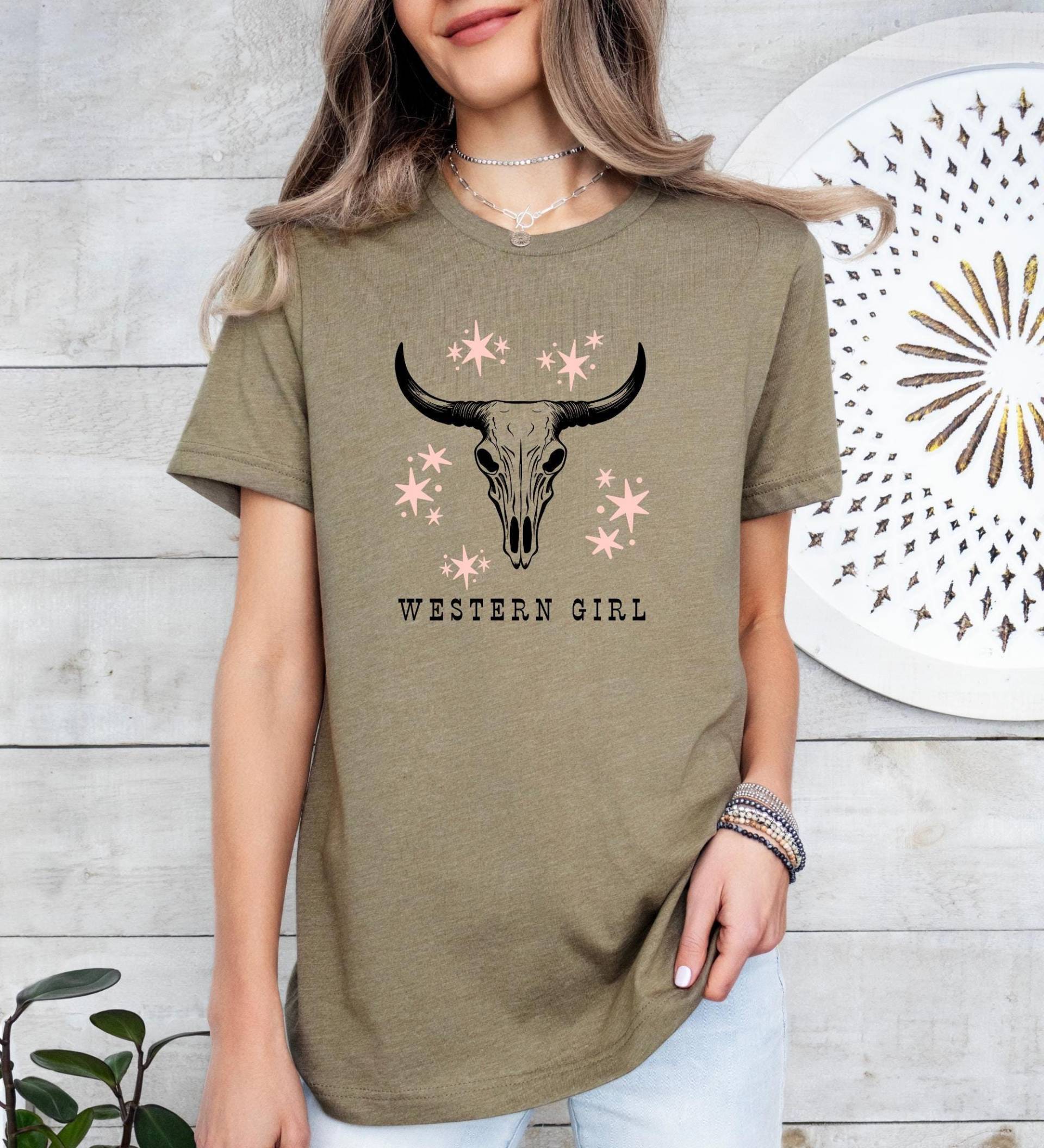 Western Girl T-Shirt | Cowgirls Pferdemädchen Shirt Cow Skull Equestrian Wild Rodeo Yeehaw Howdy von HunterHorsesHounds