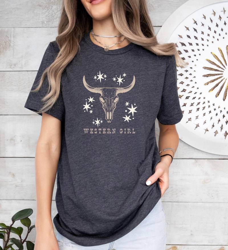 Western Girl T-Shirt | Cowgirls Pferdemädchen Shirt Cow Skull Equestrian Wild Rodeo Yeehaw Howdy von HunterHorsesHounds