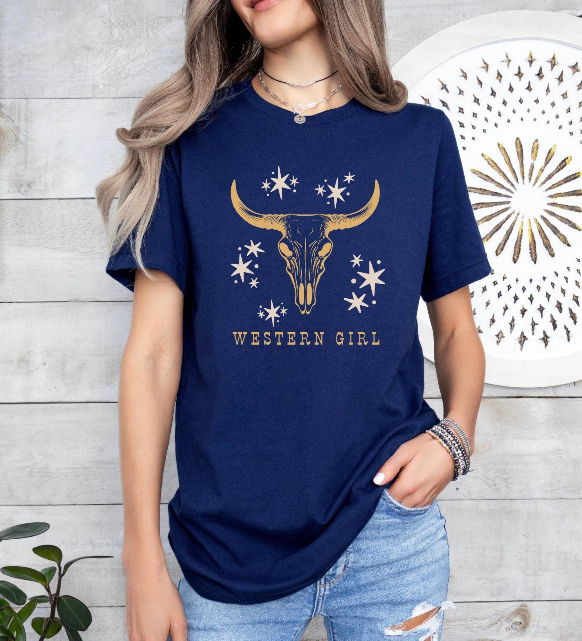 Western Girl T-Shirt Navy | Cowgirls Pferdemädchen Cow Skull Equestrian Wild Rodeo Yeehaw Howdy von HunterHorsesHounds