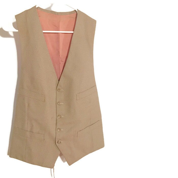 Anzug Weste, Beige/Tan/Braun Micro Pinstripe Mit Taschentuch Taschen, Kontrast Back Panel Seide Und Verstellbare Synch Krawatte von HunterHunted