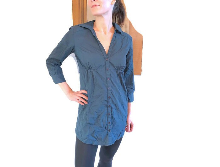 Cerulean Navy Blau 3/4 Ärmel Mini V-Ausschnitt Shirt Kleid Mit Ruching An Der Büste von HunterHunted