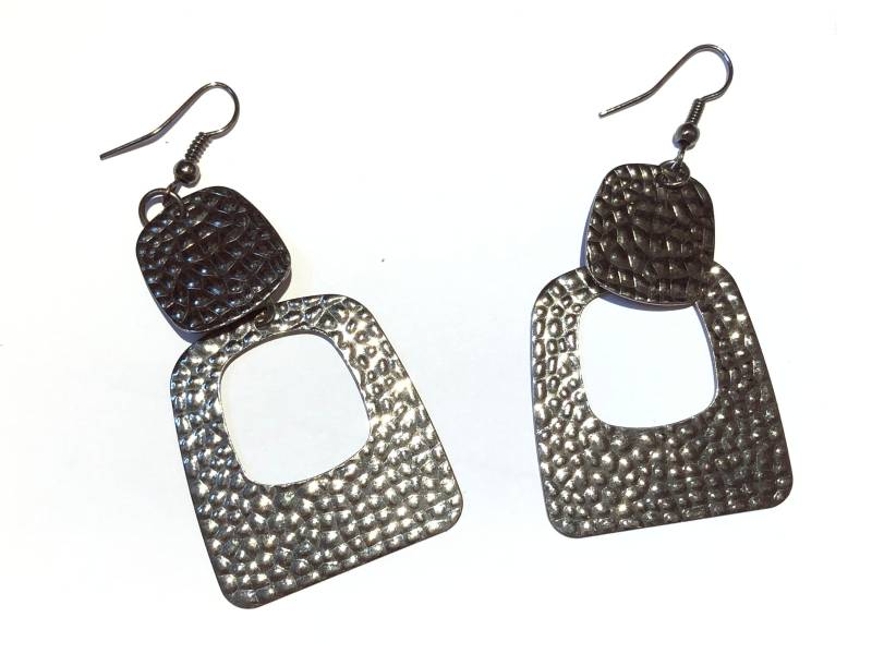 Geprägt Esquared Metallic Geschichtet Baumseider Ohrringe von HunterHunted