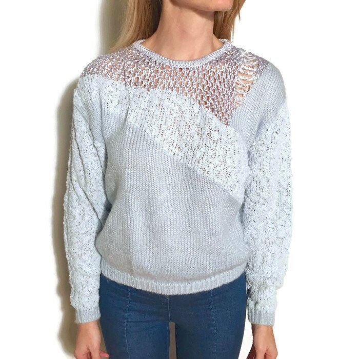 Vintage Baby Blau Variante Stich-Blocked Acryl Pullover Mit Gerippung-Manschette Verjüngt "Leg-O-Mutton" Ärmel von HunterHunted