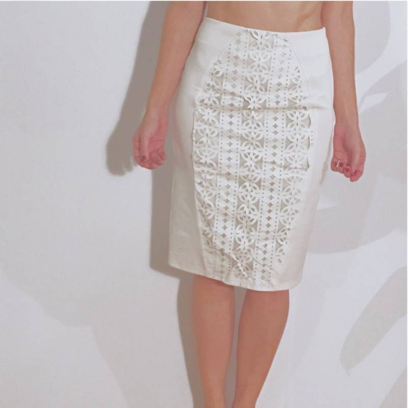 Weißer Stretch Bleistiftrock Mit Pleather Cut-Out Detail von HunterHunted