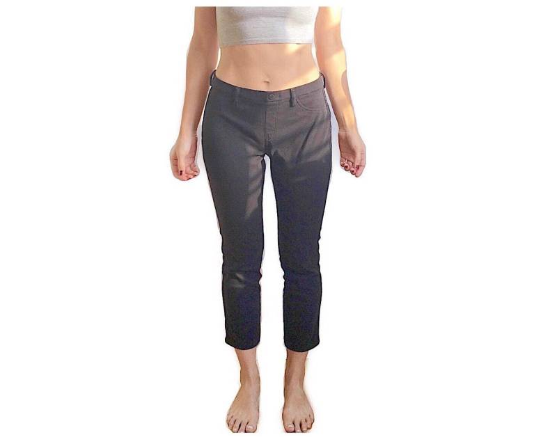 stretch Baumwolle Schwarz Faux-Jean Pull-On Zigaretten Capris von HunterHunted