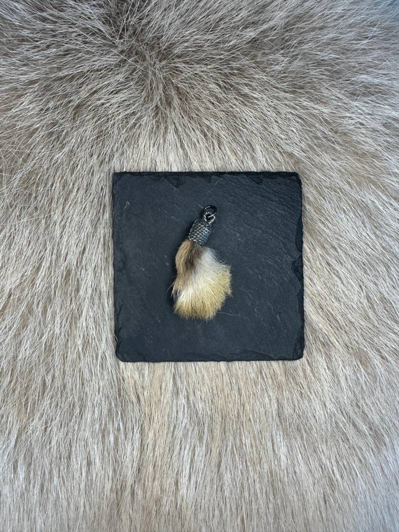 Anhänger Hasenkralle Nr. 4 Anhänger Hasenkralle Nr. 4 von HuntiDanti