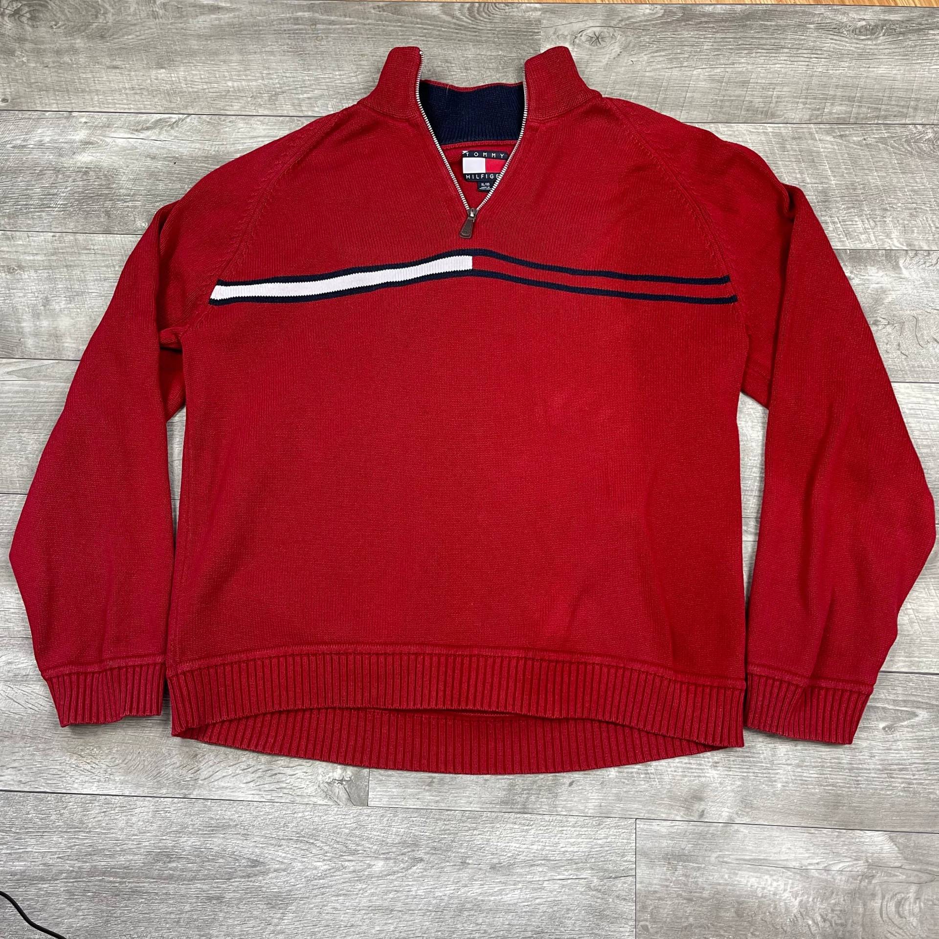 Vintage Tommy Hilfiger Big Flag Logo Rot Mockneck Strickpullover Herren Größe Xl - A2 Vintage Tommy Hilfiger Big Flag Logo Rot Mockneck Strickpullover Herren Größe Xl - A2 von HuntingRetro
