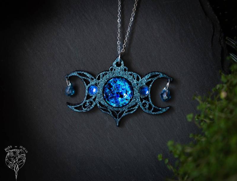 Triple Moon Necklace | Pagan Witch Wicca von HuonIntHraban