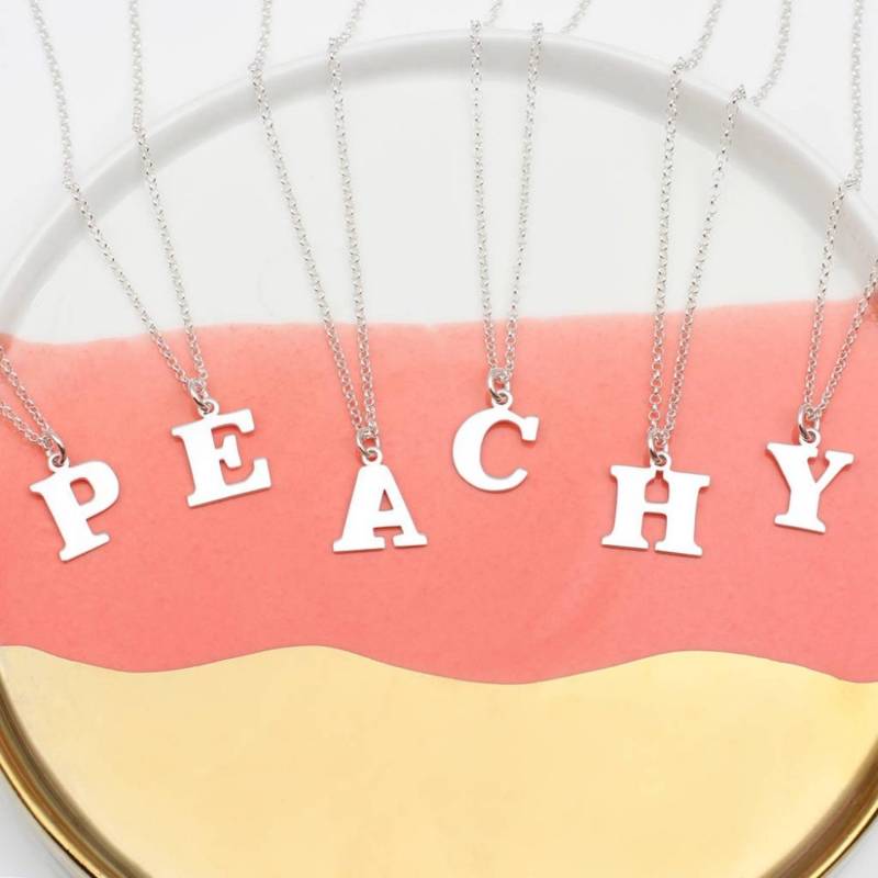 Große Silberne Initial Halskette von Hurleyburleygifts