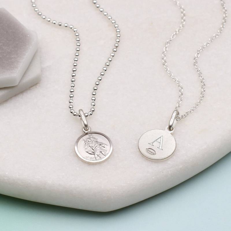 Personalisierte Mini Silber St Christopher Disc Halskette Sicher Auf Reisen von Hurleyburleygifts