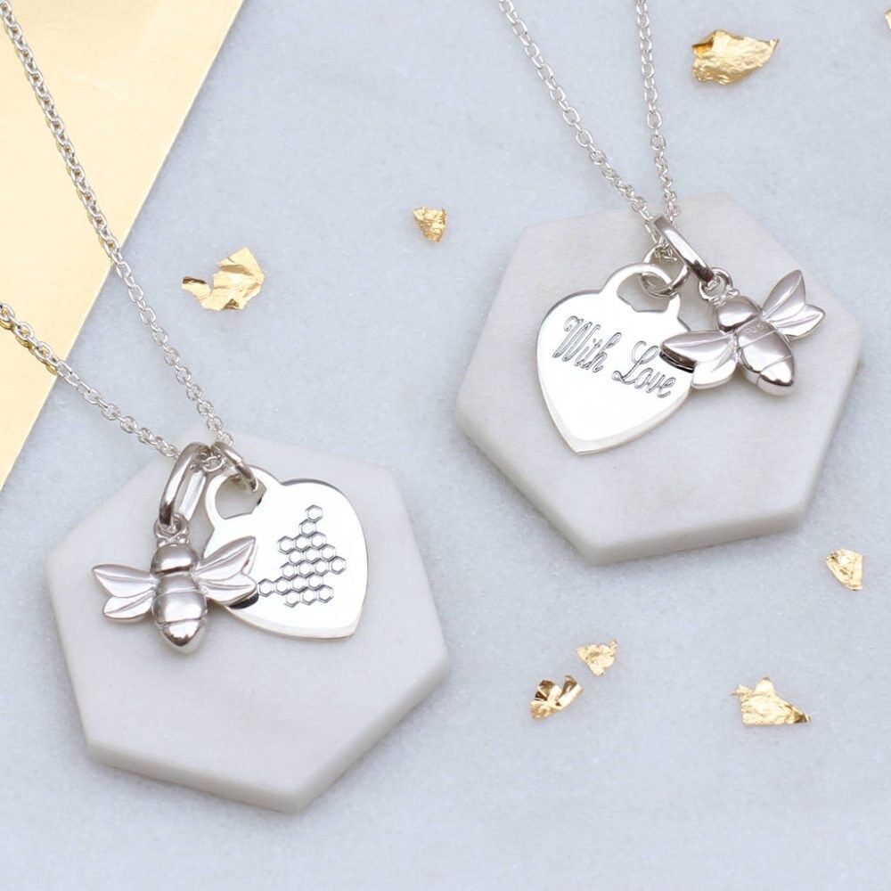 Personalisierte Silber Biene & Honigwabe Herz Halskette von Hurleyburleygifts