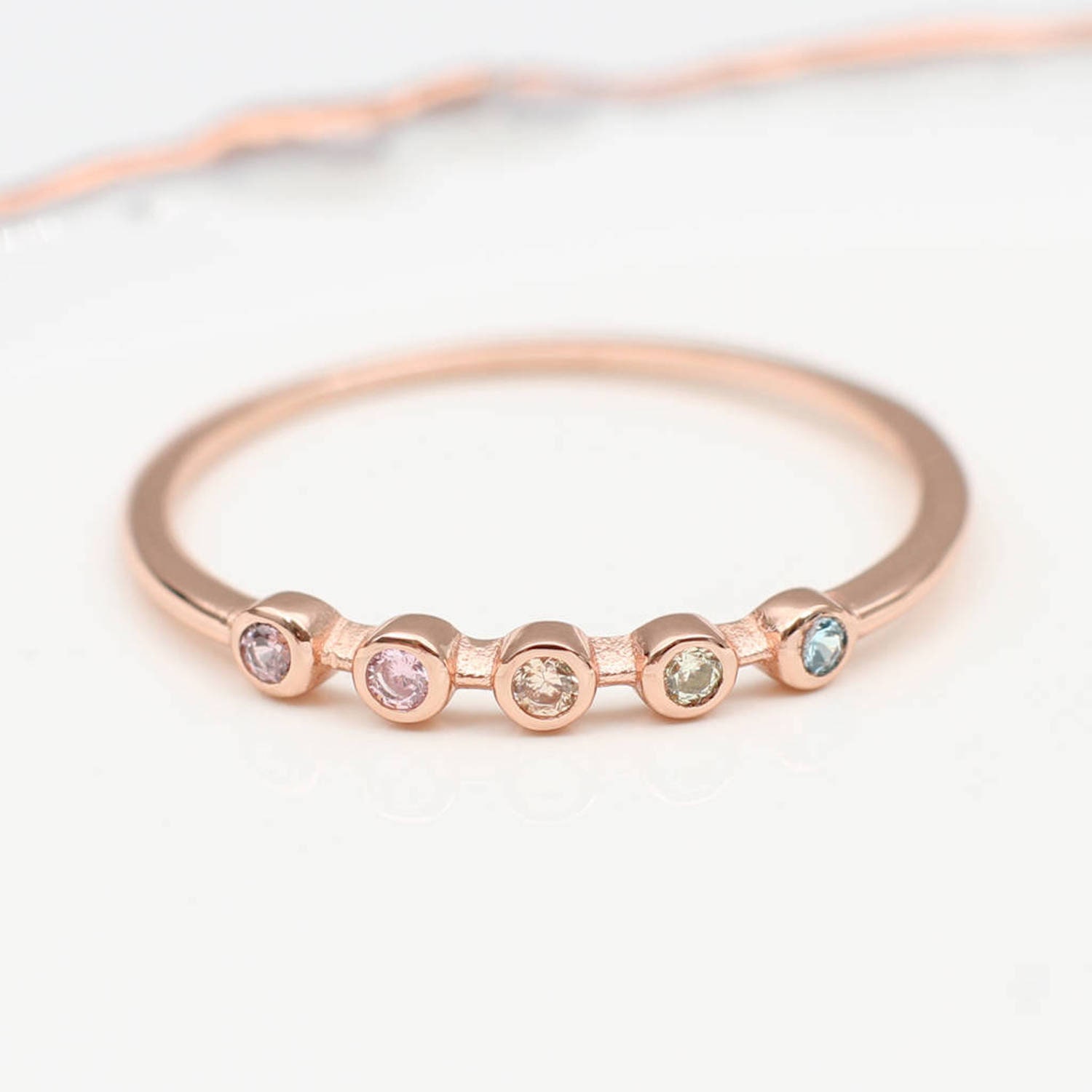 Rose Gold Regenbogen Kristall Ring von Hurleyburleygifts