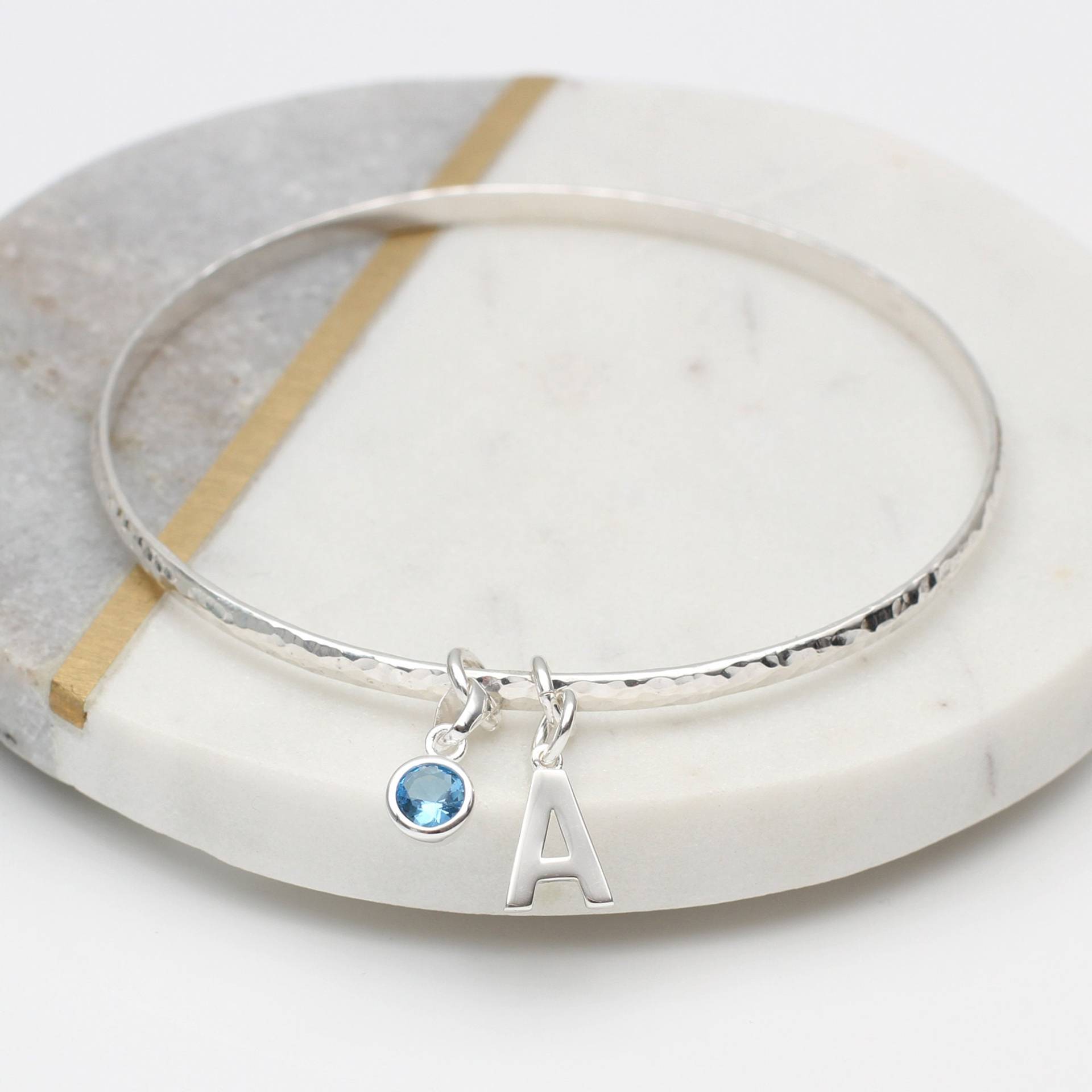 Personalisierter Armreif Aus Sterlingsilber Mutter Geschenk Personalisierter Armreif Aus Sterlingsilber Mutter Geschenk von Hurleyburleygifts