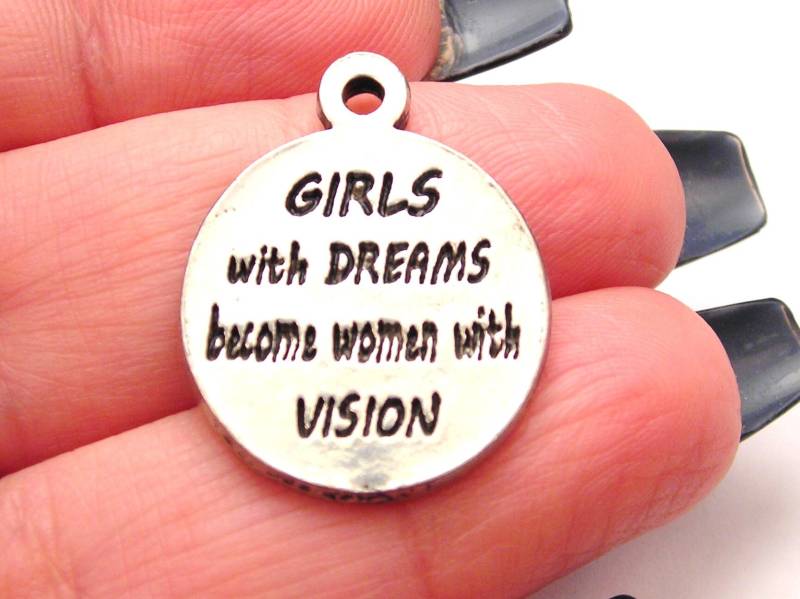 Aus Mädchen Mit Träumen Wird Frau Vision Charme von HustleHardMetals