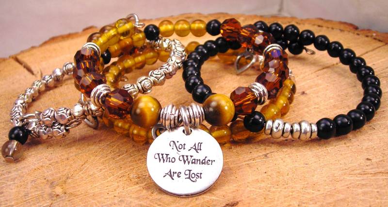 Nicht Alle, Die Wandern Sind Satz Von 4 Stück Perlen Boho Armreif Armband Kollektion Verloren von HustleHardMetals