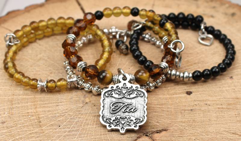 Tia-Satz Von 4 Stück Perlen Boho Armreif Armband Kollektion von HustleHardMetals