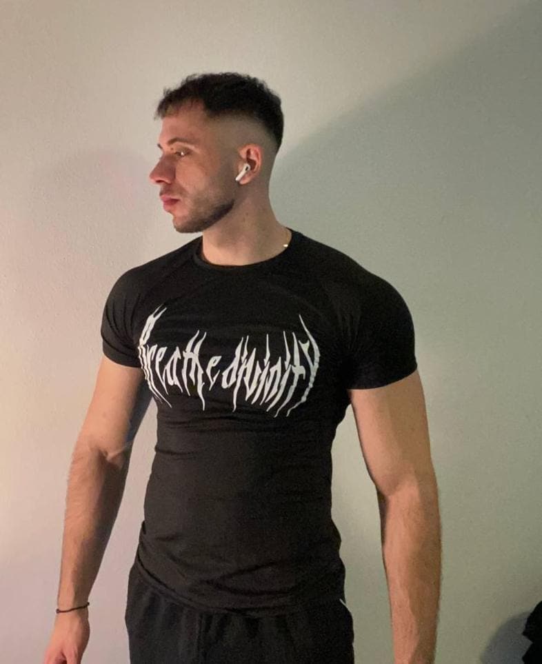 Kompressions-Fitnessstudio T-Shirt - Muskelpassform | Tiktok Shoutout Video Kompressions-Fitnessstudio T-Shirt - Muskelpassform | Tiktok Shoutout Video von HustlerBr0