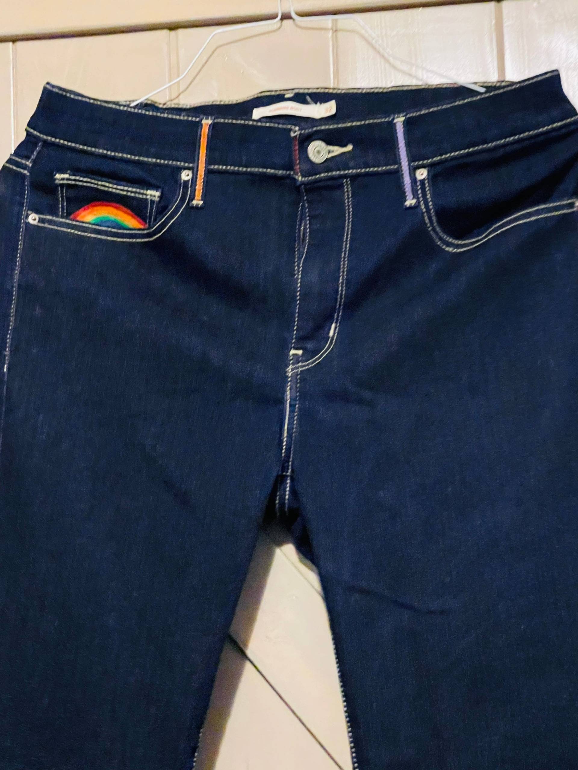 Rainbow Jeans Levi Es Strauss & Co Lgbtq Do You Listen To Girl in Red Gay Lesbian Pride Festival Taille 32 L32 Neu Nie Getragen Handbemalt von HuttsTreasuresStore