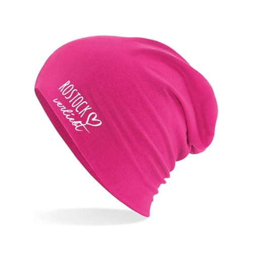 Huuraa Beanie Rostock verliebt Unisex Mütze Größe Fuchsia mit Namen deiner Lieblingsstadt in Mecklenburg-Vorpommern Geschenk Idee für Freunde und Familie von Huuraa