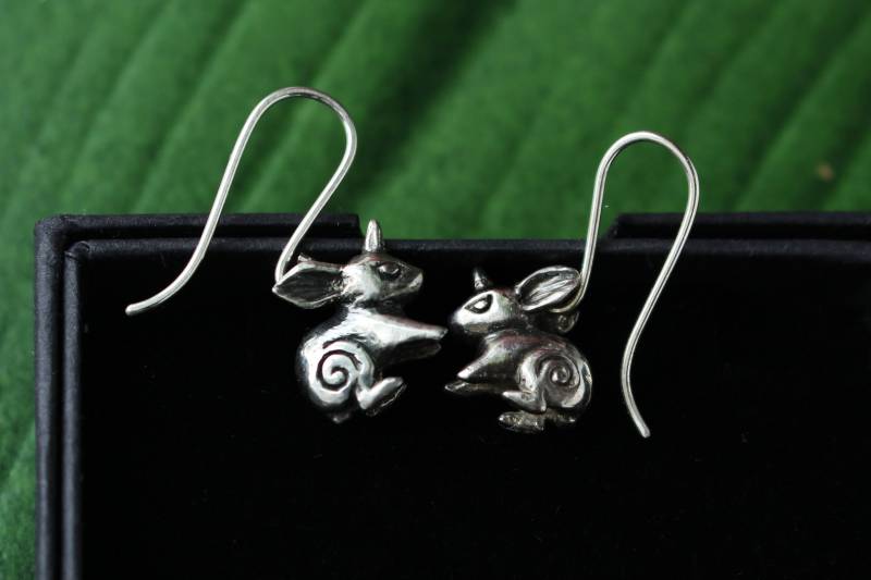 Einhorn Ohrringe, Sterling Silber Einhorn Ohrringe, Sterling Silber von Hvitolg