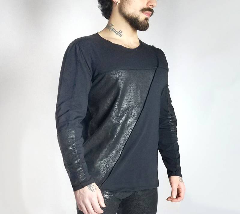 Cyberpunk Longsleeve Schwarz Lederimitat Postapokalyptisch Langarm Für Herren Mit Abnähern Pulli Pullover Männer Gothic Punk Cybergoth Cyberpunk Longsleeve Schwarz Lederimitat Postapokalyptisch Langarm Für Herren Mit Abnähern Pulli Pullover Männer Gothic Punk Cybergoth von HybridPunkBerlin