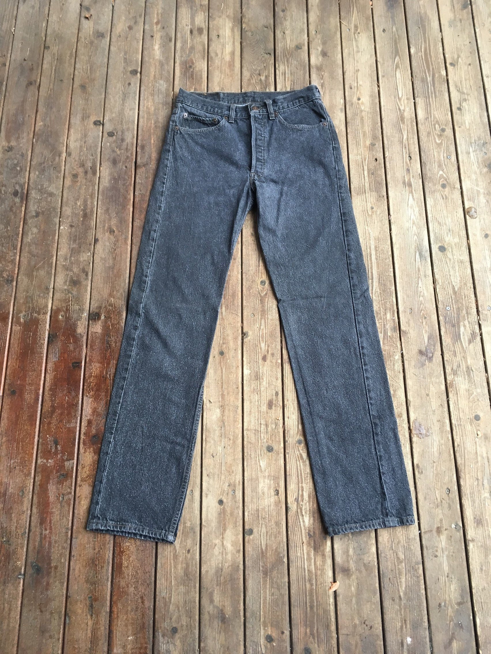 30x33 Levis 501 Jeans Usa Schwarz 30 29 Taille Lang 33 Inseam 31 34 Verblasst Dunkelgrau 501S 90S 1990Er Jahre Euc Minty Slim Fit Ausgestattet 80Er von HypnoticaVintage
