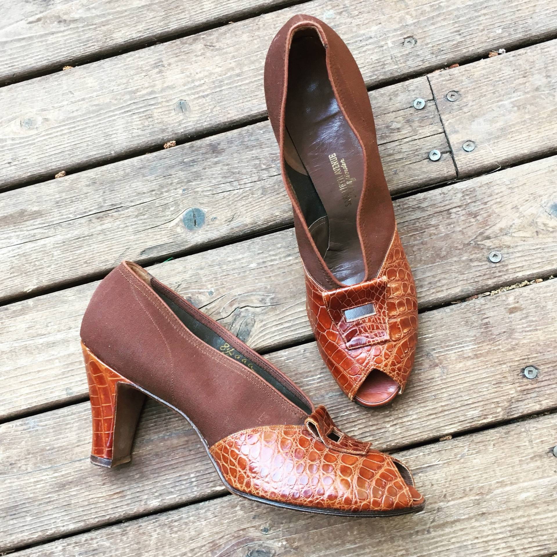 8, 5 1940Er Jahre Pumps Saks Fifth Avenue 5Th Ave 8 1/2 Aaa A Schmal 37 38 39 7, 5 7 40Er 50Er 1950Er 30Er 1930Er Braunes Leder High-Heels von HypnoticaVintage