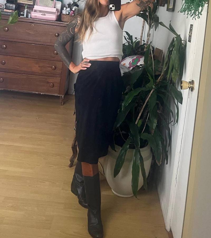 Wildlederrock Schwarz Xs Nubuk Echt Lammleder Bleistiftrock Tailliert Gr. Small S 0 2 4 23 24 25 Butterweich Gebürstet 80Er 90Er Spalte Midi Xs von HypnoticaVintage