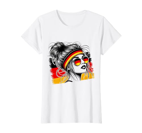 Stilvolles Deutsches Mädchen mit Deutschland Flagge T-Shirt Stilvolles Deutsches Mädchen mit Deutschland Flagge T-Shirt von I Just Love Germany