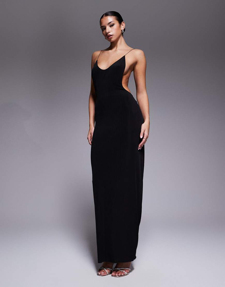 I. AM. GIA - Simone - Tief ausgeschnittenes Maxikleid in Schwarz mit Neckholder, Drapierung, Rückenausschnitt und Metallverzierung I. AM. GIA - Simone - Tief ausgeschnittenes Maxikleid in Schwarz mit Neckholder, Drapierung, Rückenausschnitt und Metallverzierung von I.AM.GIA