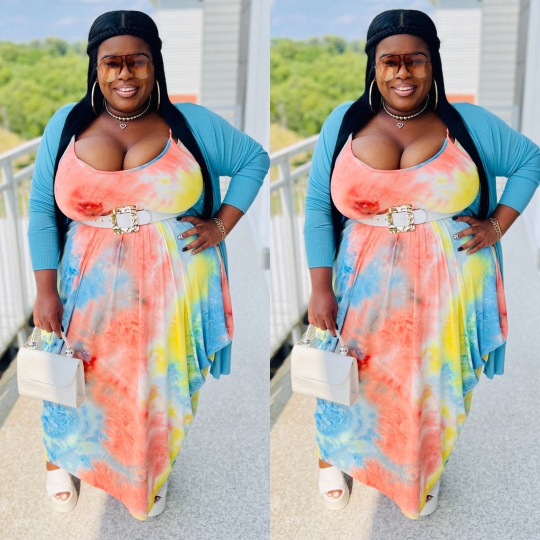 Hot Girl Maxi Kleid | Tye Dye Hot Girl Maxi Kleid | Tye Dye von IAMCURVYGLAM