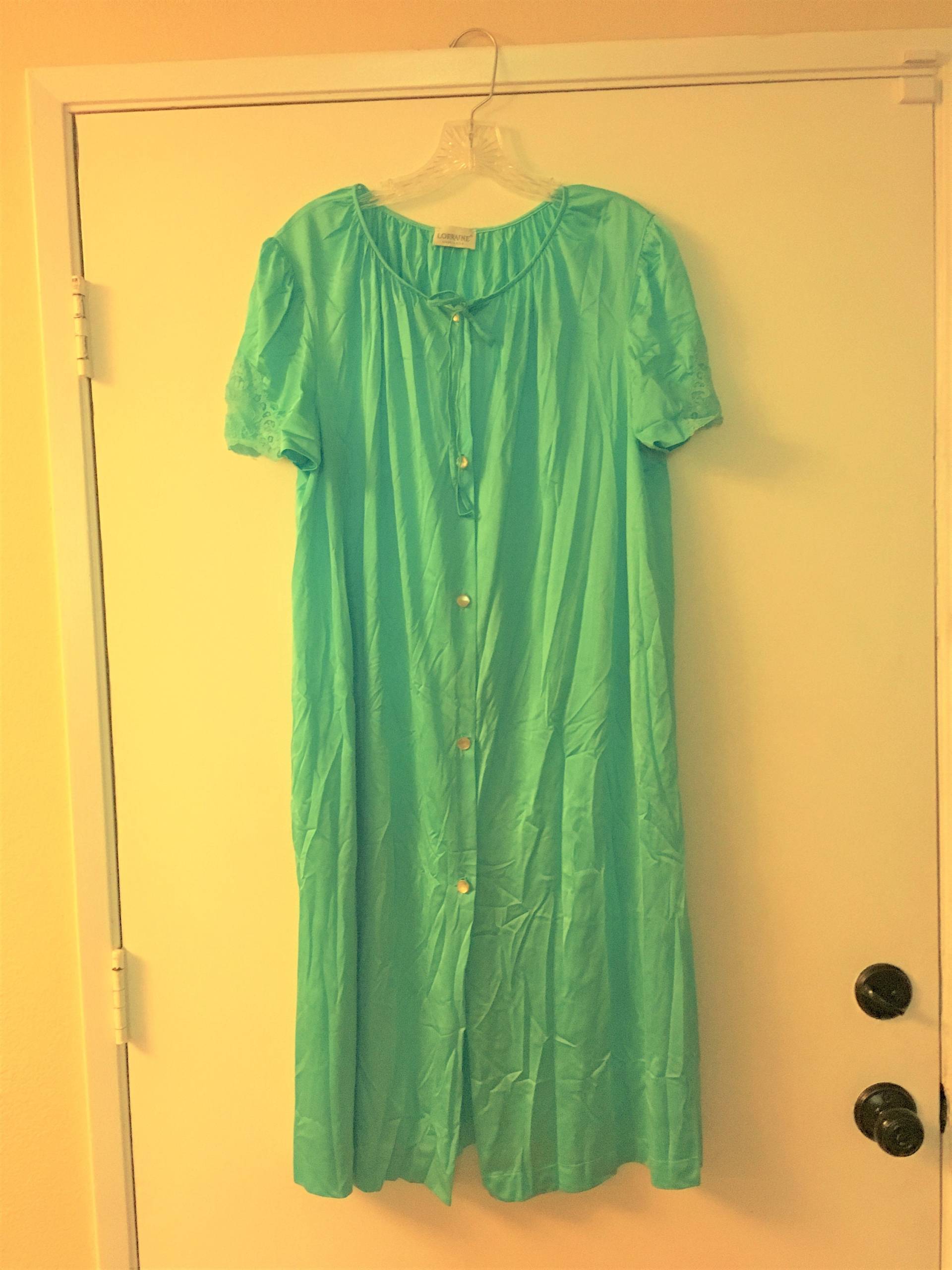 Vintage Lorraine Türkis Nachthemd Button-Down L/xl Versandkostenfrei Vintage Lorraine Türkis Nachthemd Button-Down L/xl Versandkostenfrei von IAdornThee