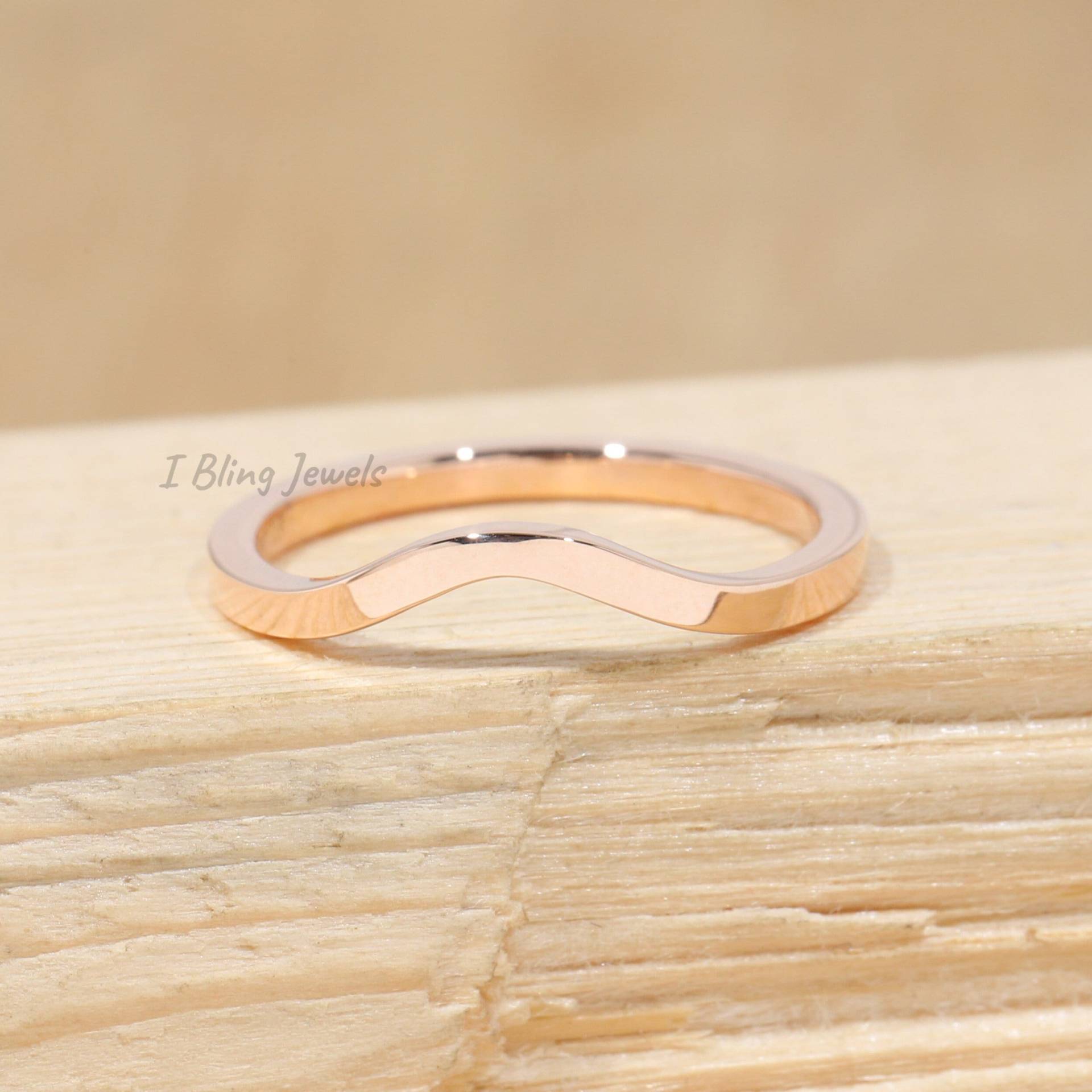 Geschwungener Ehering Ring/Vintage Matching Band 10K Rose Gold Für Sie Geschwungenes Moissanit Halbe Ewigkeit Zarte Frauenringe von IBlingJewels